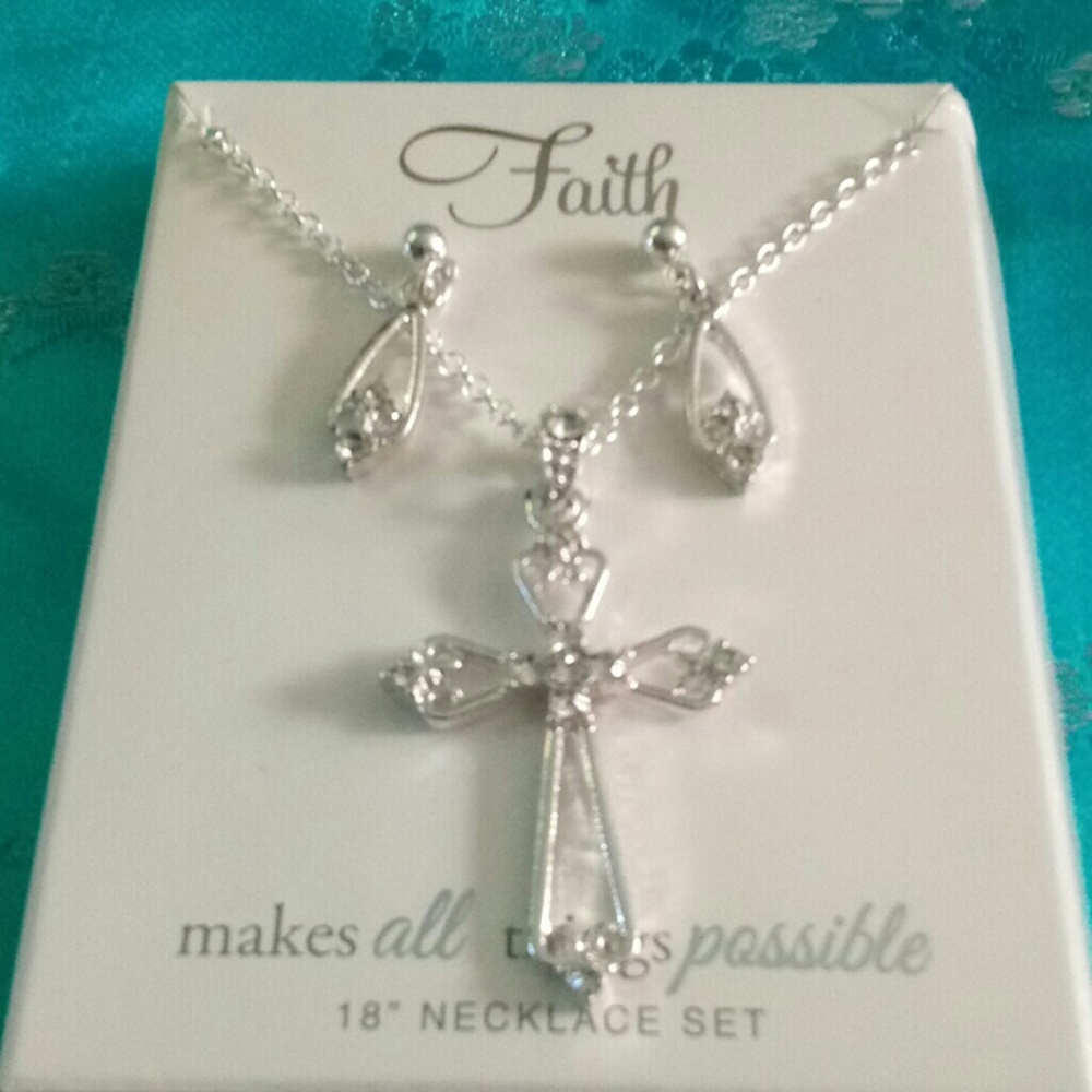 NWT Necklace set Cross and earrings set